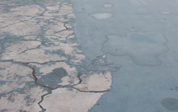 disadvantages of fibreglass